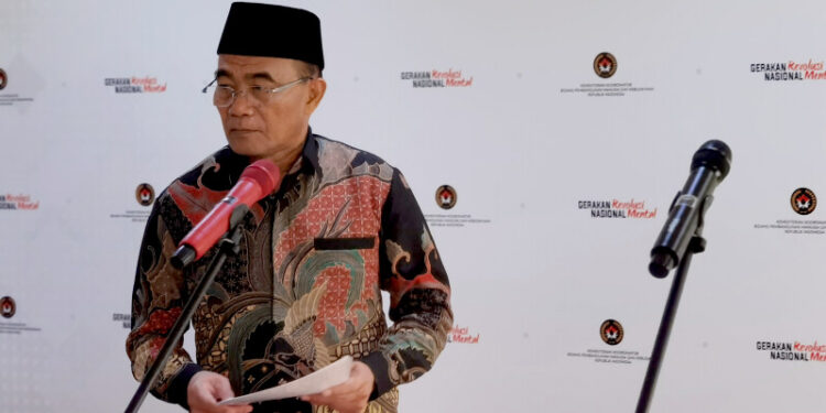 Menko PMK Pastikan Relokasi 300 KK Akibat Erupsi Gunung Ruang di Sulawesi Utara