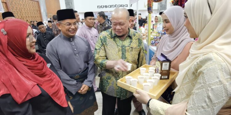 Ketua DPD RI Dorong Pengembangan Ekonomi Wilayah Indonesia-Malaysia dalam Acara Titian Muhibah