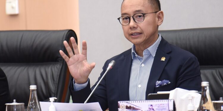 Rapat Kerja Komisi VII DPR RI dan Kementerian ESDM Sepakati ICP dan Asumsi Dasar Sektor ESDM dalam RAPBN 2025