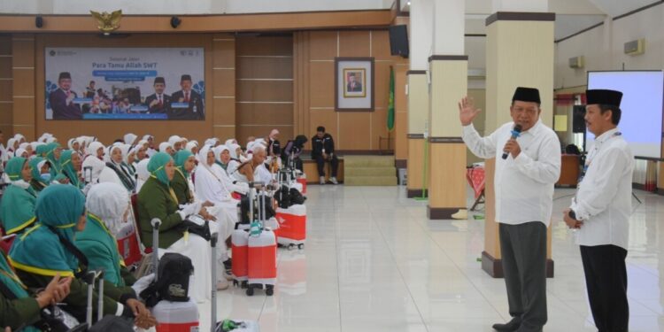 Wakil Ketua Komisi VIII DPR RI Apresiasi Penerapan “Fast Track” dan Pelayanan Ramah Lansia di Embarkasi Haji Surakarta