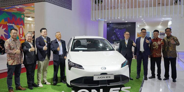 Menjawab Kerinduan Pecinta Sedan, AION ES Meluncur dengan Harga Rp386 Juta