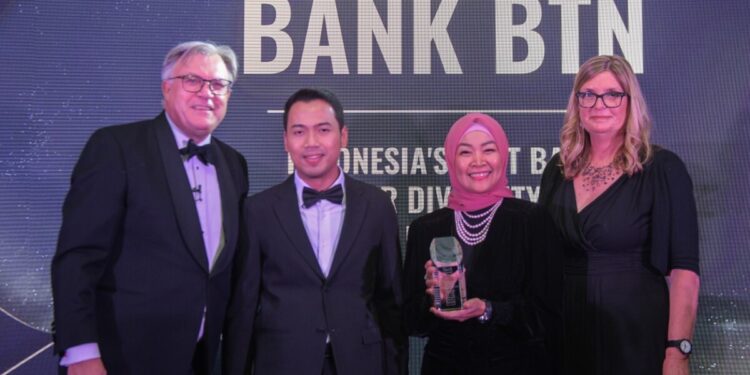 Hanya BTN yang Mewakili Indonesia Terima Euromoney Awards 2024