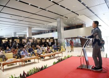 Wakil Ketua Komisi III DPR RI Apresiasi Kinerja Wartawan Parlemen dalam Pameran Foto Warna-Warni Parlemen XIV Dan AJK IV