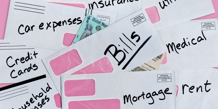 Mengatur Keuangan Rumah Tangga dengan Metode Amplop: Cara Kuno yang Tetap Relevan