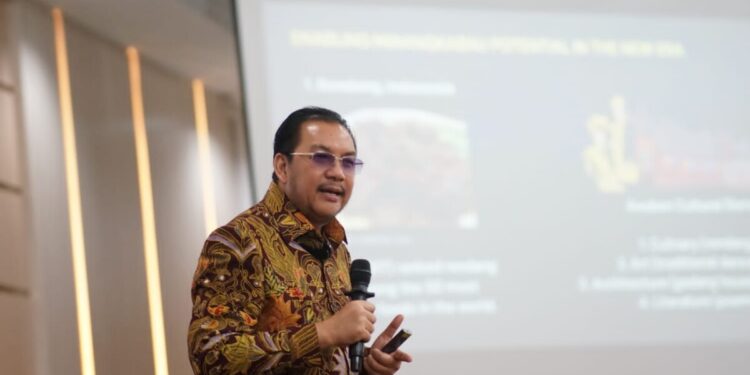 Denny JA: Penyair di Payakumbuh Bebas Menyatakan Pendapat. Tapi Keliru mencampuradukkan Puisi Esai dengan Satupena