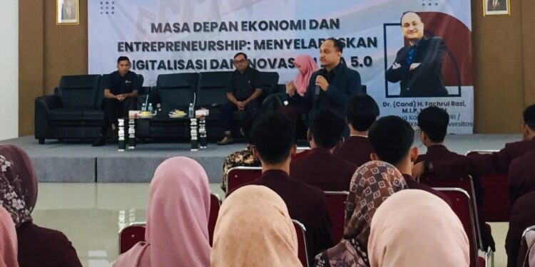 Fachrul Razi Bakar Semangat Ratusan Mahasiswa Politeknik Kutaraja Banda Aceh