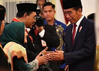 Waka MPR Gus Jazil Raih Penghargaan Bintang Mahaputera dari Presiden Jokowi