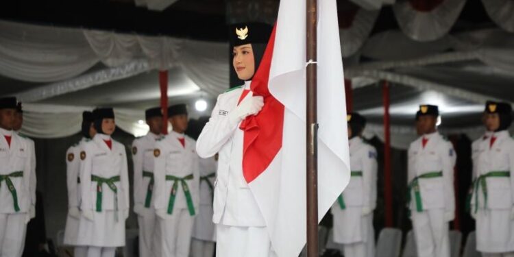 Bupati Sleman Kukuhkan 75 Anggota Paskibraka di Pendopo Rumah Dinas