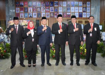 Prosesi Penyerahan Buku Karya Pimpinan MPR Kepada Perpustakaan MPR, Siti Fauziah: Kami Bangga dan Akan Menjaga Buku Ini