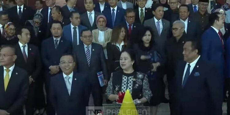 DPR RI Peringati HUT Ke-79