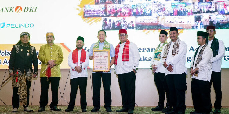 Bamsoet Dianugerahi Gelar Kehormatan Abang Betawi oleh Bamus Betawi
