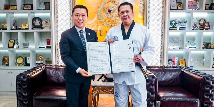 Bamsoet Terima Sabuk Kehormatan DAN VII dari Kukkiwon, Soroti Pentingnya Taekwondo dalam Menguatkan Hubungan Indonesia-Korea