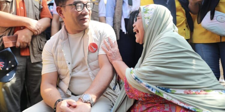 Hari Kedua Kampanye, Ridwan Kamil Blusukan dan Sapa Warga Pancoran