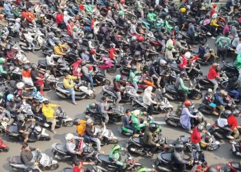 Gaji Di Potong , Kantong Buruh Semakin Kosong!