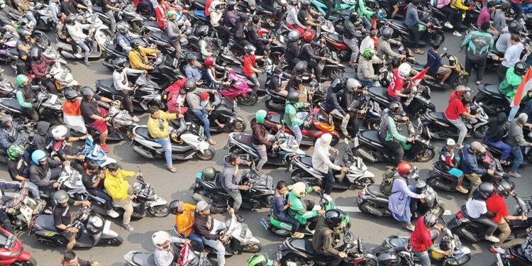 Gaji Di Potong , Kantong Buruh Semakin Kosong!