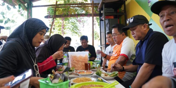 Rano Karno Awali Kampanye di Jagakarsa dengan Sentuhan Nostalgia