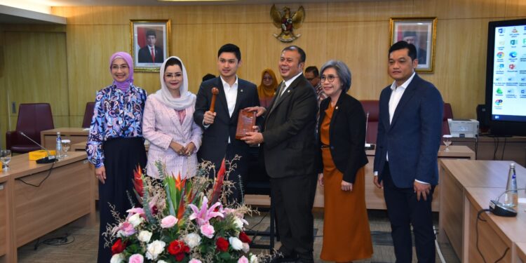Rizki Aulia Rahman Natakusumah Resmi Menjadi Ketua Badan Urusan Rumah Tangga (BURT) DPR RI Periode 2024-2029