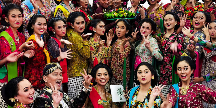 Sejarah, Tema, Hari Batik Nasional 2024