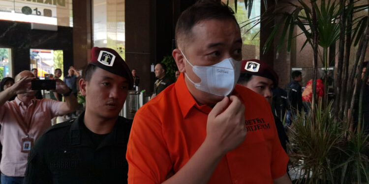 Imigrasi dan Polri Tangkap Buronan Internasional Asal Tiongkok di Bali