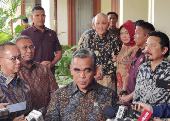 Pimpinan MPR RI Serahkan Undangan Pelantikan Presiden dan Wakil Presiden Terpilih kepada Try Sutrisno