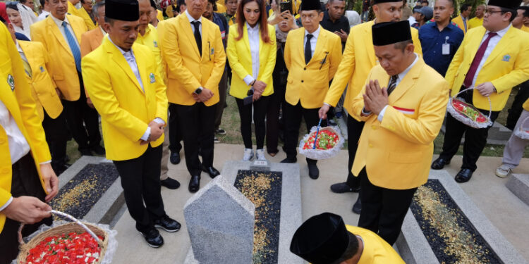 Bahlil Lahadalia Pimpin Ziarah di TMP Kalibata dalam Rangka HUT Ke-60 Partai Golkar