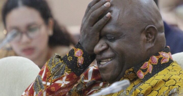 Dulu Juru Parkir, Sekarang Menteri! Natalius Pigai Ungkap Perjalanan Hidupnya, di Raker Komisi XIII DPR