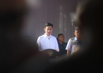 Mas Wapres Tukar Es Sirup Bocah dengan Susu di Tengah Banjir Kampung Melayu