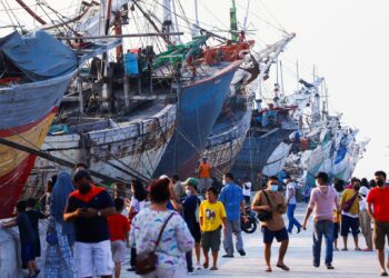 Presiden Prabowo Subianto Naikkan UMP 6,5% dan Gazi Guru 100%