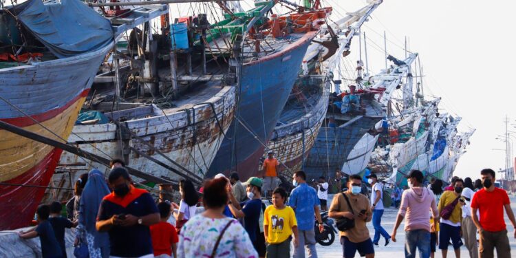 Presiden Prabowo Subianto Naikkan UMP 6,5% dan Gazi Guru 100%