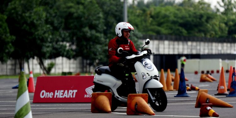 New Honda Scoopy Generasi Terbaru Siap Mencuri Perhatian Pecinta Skutik Unik dan Fashion