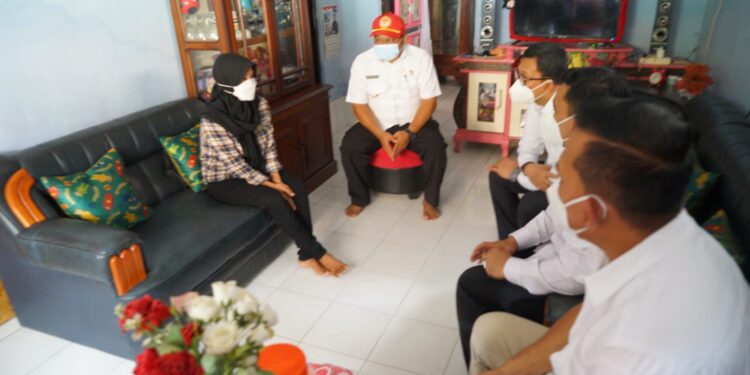 Kerja Cepat KPPMI Kembalikan Dokumen Penting Milik Mila yang Ditahan Perusahaan