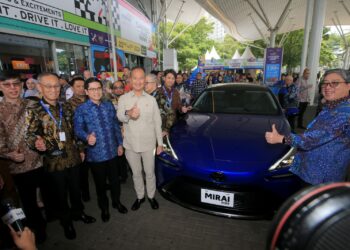 Menteri Perindustrian Kagumi Toyota Mirai Gen-2 Bertenaga Hidrogen