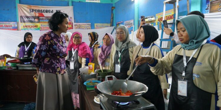 Wamen Christina: Jadi Pekerja Migran Indonesia Adalah Langkah Awal