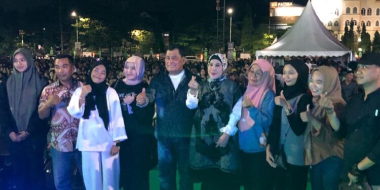 Pasha Ungu Guncang Parepare dalam Tasyakuran Nurdin Halid, 10 Warga Beruntung Dapat Hadiah Umroh