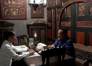 Prabowo Ajak Jokowi Dinner di Angkringan Solo