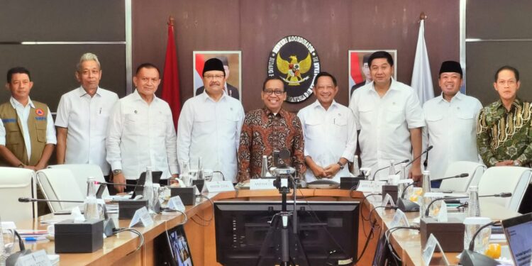 Erupsi Gunung Lewotobi, Pemerintah Pastikan Percepatan Pembangunan Huntara dan Pilkada Berjalan Lancar