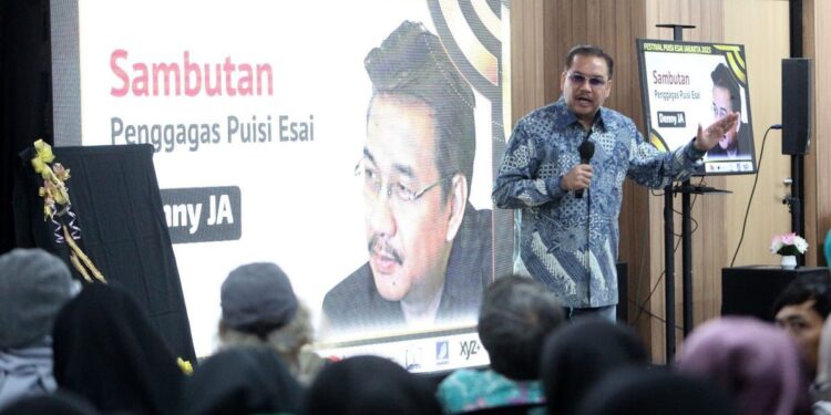Denny JA Hibahkan Dana Abadi Untuk Festival Tahunan Puisi Esai