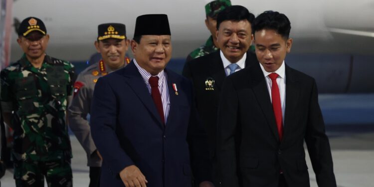 Prabowo Subianto Pulang dari Lawatan Kerja ke Enam Negara, Bawa Investasi Rp294 Triliun