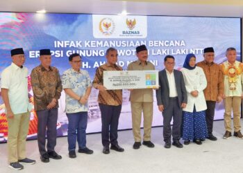 Ahmad Muzani Ulurkan Rp250 Juta bagi Penyintas Erupsi Lewotobi lewat Baznas RI