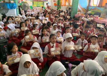 KKP Gencarkan Pentingnya Gemar Makan Ikan ke Pelajar Dukung Program MBG