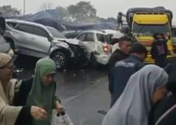 Mengerikan! Kecelakaan Beruntun di Tol Cipularang KM 92, Kendaraan Bertumpuk