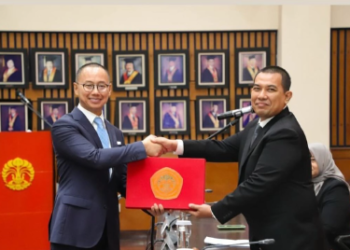 Wakil Ketua MPR RI Eddy Soeparno Raih Gelar Doktor Ilmu Politik dari Universitas Indonesia