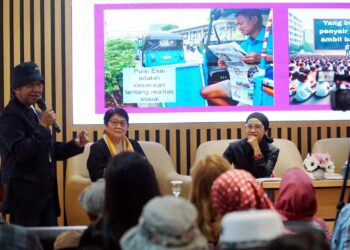 Puisi Esai Merangkul Gen Z