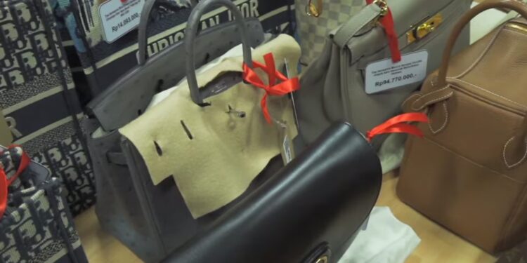 KPK Gelar Lelang Barang Rampasan Kasus Korupsi, Tawarkan Mobil Mewah hingga Tas Branded