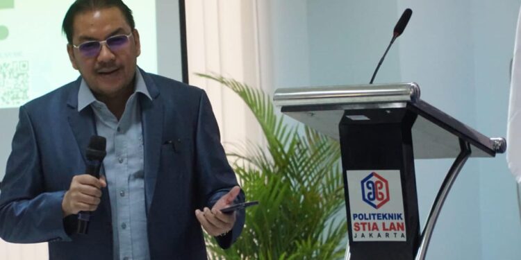 DENNY JA Hibahkan Dana Abadi Penghargaan Tahunan Untuk Penulis