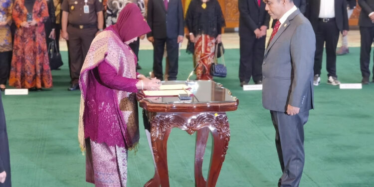 Ketua MPR RI Ahmad Muzani melantik Siti Fauziah sebagai Sekjen MPR RI