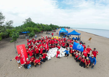 Wujudkan Komitmen ESG, Prudential Indonesia Gelar Aksi Bersih-Bersih Pantai di Pantai Tanjung Pasir, Banten