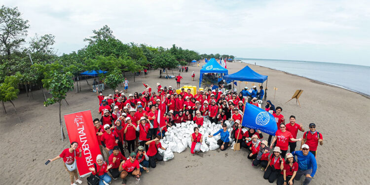 Wujudkan Komitmen ESG, Prudential Indonesia Gelar Aksi Bersih-Bersih Pantai di Pantai Tanjung Pasir, Banten