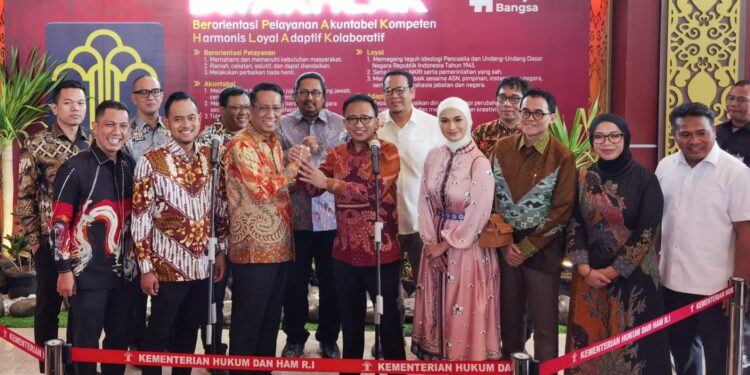 Supratman Andi Agtas Resmi Akui Kepemimpinan Bambang Haryadi di Dekopin