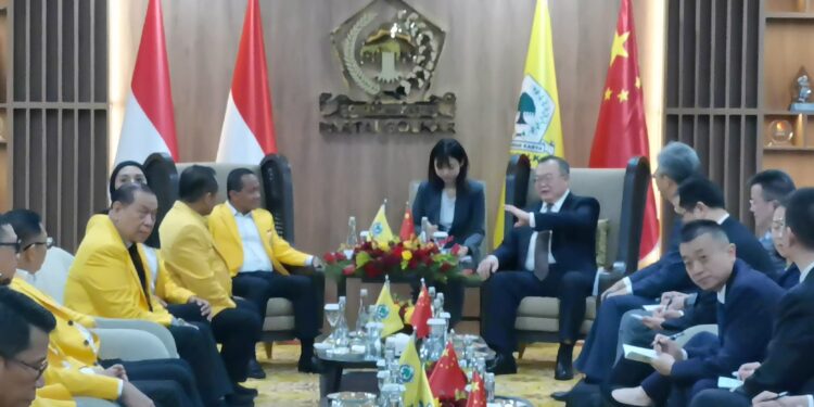 Bahlil Lahadalia Bahas Kerja Sama Ekonomi dan Hilirisasi dengan Menteri IDCPC China Liu Jianchao